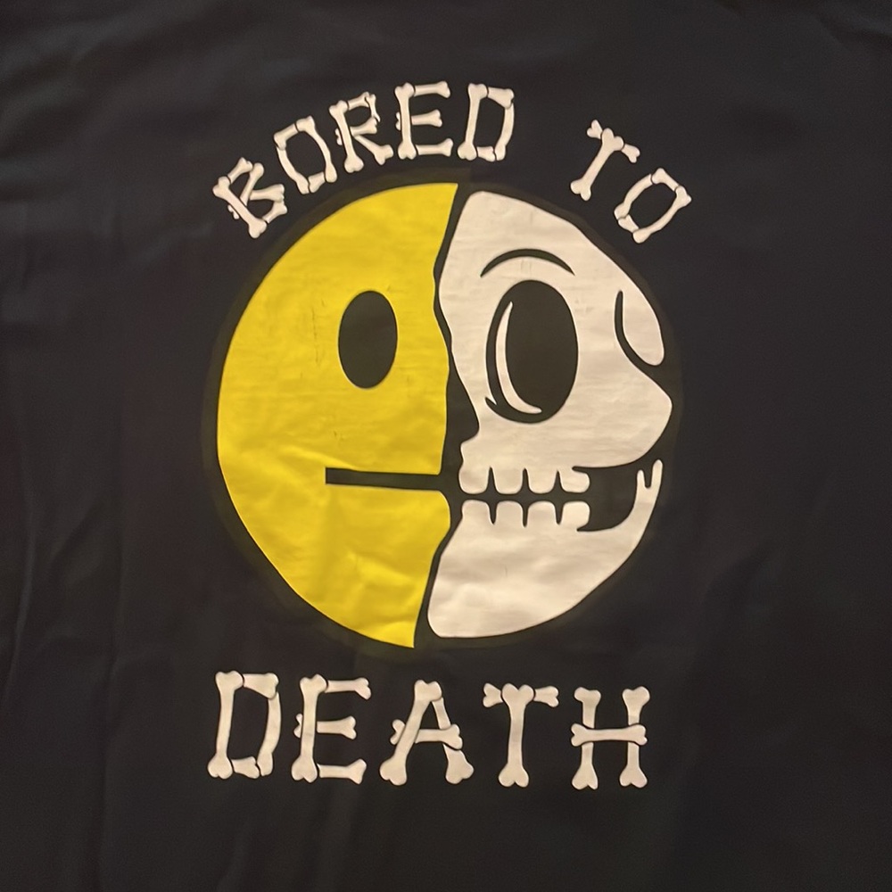 “Boring Life Club” t shirt